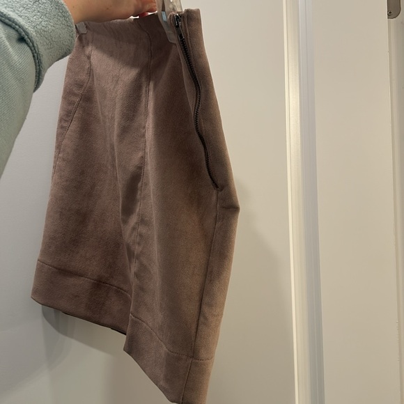 Mini skirt suede. Very soft! - Picture 6 of 7
